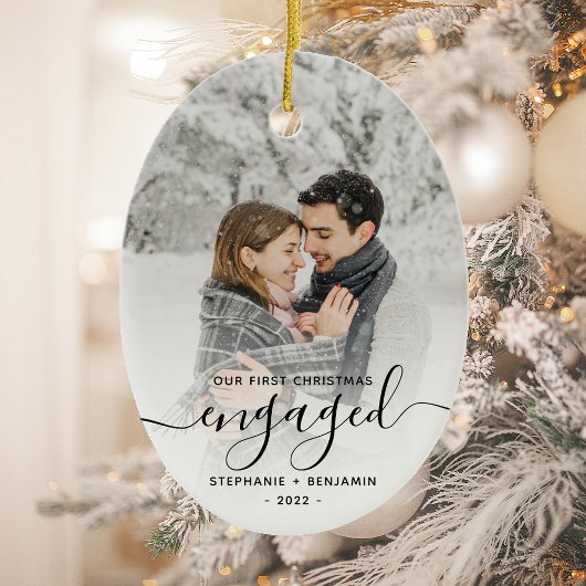 Eerste kerst verloofd aangepaste foto zwarte scrip keramisch ornament