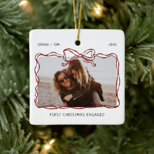 Eerste kerst verloofd Bourgondië Bow Lijst Keramisch Ornament