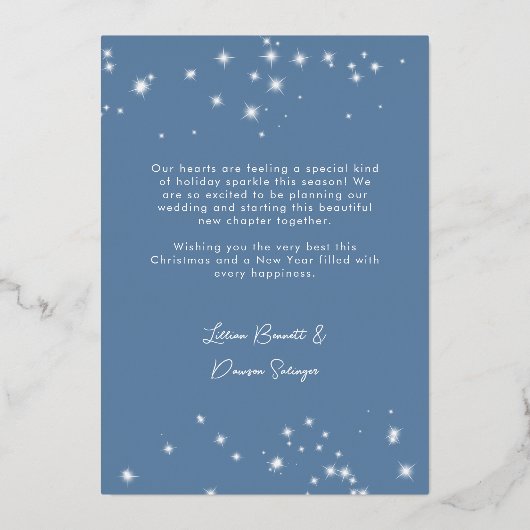 Eerste kerst verloofd foto blauw folie feestdagenkaart (Achterkant)