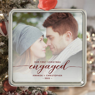 Eerste kerst verloofd foto rood modern schrift metalen ornament