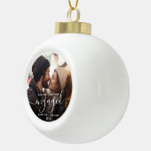 Eerste kerst verloofd foto witte script keramische bal ornament (Rechts)