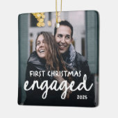 Eerste kerst verloofd | Handgetekende lettertypogr Keramisch Ornament (Links)