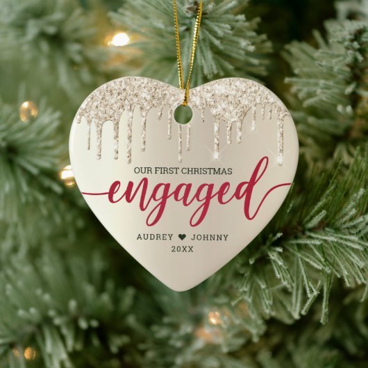 Eerste kerst verloofd ivoor glitter rood script keramisch ornament (Boom)