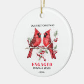 Eerste kerst verloofd met rode kardinalen keramisch ornament (Links)