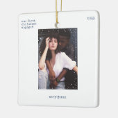 Eerste kerst verloofd | Minimale schrijfmachinefot Keramisch Ornament (Links)