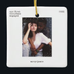 Eerste kerst verloofd | Minimale schrijfmachinefot Keramisch Ornament<br><div class="desc">Personaliseer deze minimale en stijlvolle kerstboom keramische ornament met typemachine grunge typografie en een strak, eenvoudig en minimalistisch wit sneeuwval lijst. Voeg je foto, namen, aangepaste tekst en kerstjaar toe. Een cool, eenvoudig, geavanceerd en eigentijds kerstontwerp in moderne zwart-witte kleuren, aanpasbaar in elke kleur en elk lettertype. Kondig uw verloving...</div>