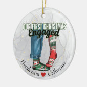 Eerste kerst verloofd paar in Sokken Keramisch Ornament (Links)