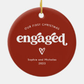 Eerste kerst verloofd | Rood en Wit met Hart Keramisch Ornament (Achterkant)