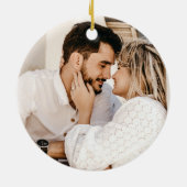 Eerste kerst verloofde fotokrans keramisch ornament (Achterkant)