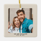 Eerste kerst verloofde paar aangepaste foto keramisch ornament (Voorkant)