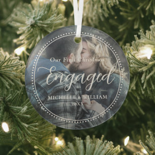 Eerste kerst verloofde script overlay foto glas ornament
