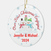 Eerste kerst verloofde sneeuwman gepersonaliseerd keramisch ornament (Links)