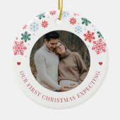 Eerste kerst verwacht 2 zwangerschapsfoto's rood keramisch ornament (Voorkant)