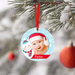 Eerste kerstbaby Boy Snowman Aangepaste Foto Ornament<br><div class="desc">Op het eerste kerstvakantie-ornament van de baby staan een aangepaste foto,  naam en geboortejaar van baby met een jolly wintersneeuwman en een schattige pinguïn. Rood,  ijsblauw,  turquoise en wit design zijn uitgerust met een sneeuwvlok met een gevlekte achtergrond voor de winter.</div>