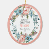Eerste Kerstbloem Getrouwd Foto en Datum Keramisch Ornament (Links)