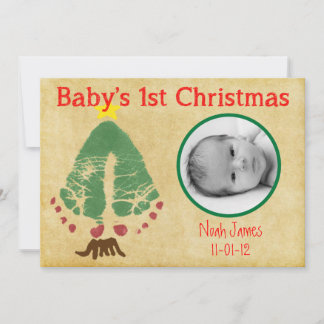Eerste kerstboom met kerstcadeautjes voor baby's feestdagenkaart