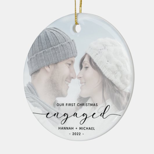 Eerste kerstcadeautje Aangepaste foto Zwart script Keramisch Ornament (Links)