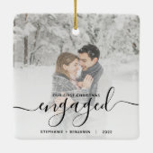 Eerste kerstcadeautje Aangepaste foto Zwart script Keramisch Ornament (Achterkant)