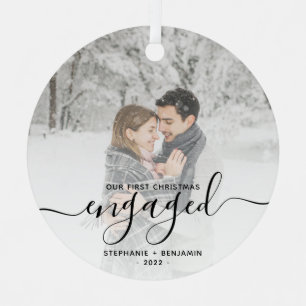 Eerste kerstcadeautje Aangepaste foto Zwart script Metalen Ornament