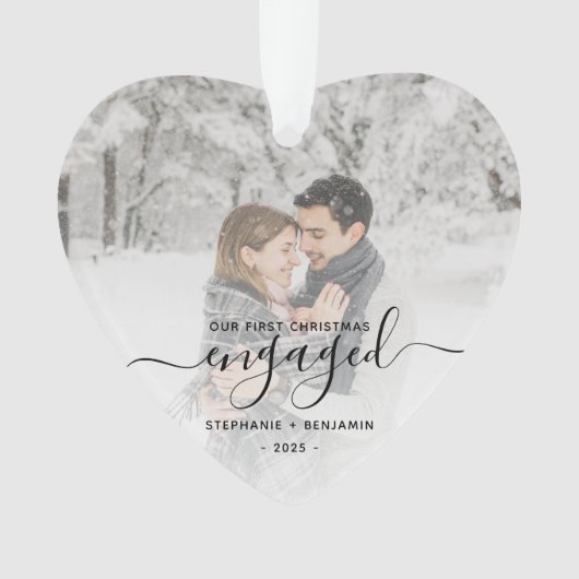Eerste kerstcadeautje Foto Black Script Heart Ornament (voorkant)