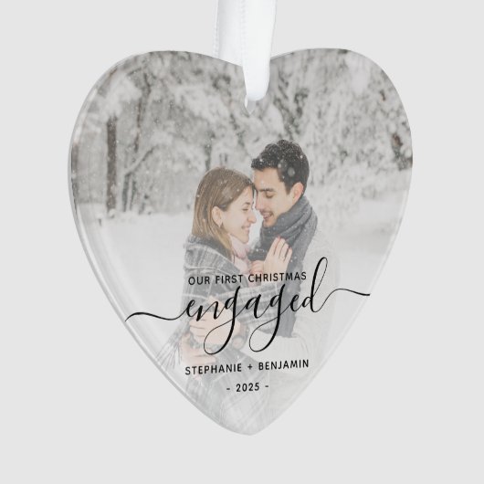 Eerste kerstcadeautje Foto Black Script Heart Ornament (voorkant)