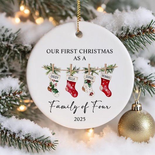 Eerste kerstfeest als gezin van vier keramisch ornament