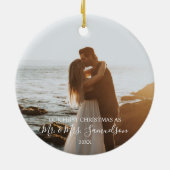 Eerste Kerstfeest Gehuwd als Mr. en mevrouw PHOTO Keramisch Ornament (Achterkant)