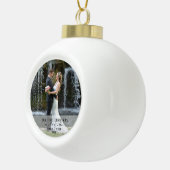 Eerste Kerstfeest Gehuwd als Mr. & Mrs. Keramische Bal Ornament (Rechts)