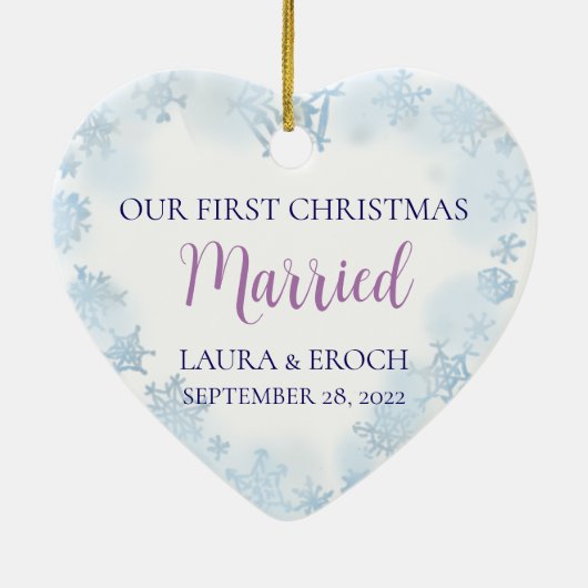 Eerste Kerstfeest Gehuwde foto Blauwe Snowflakes Keramisch Ornament (Achterkant)