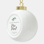 Eerste Kerstfeest Gehuwde Snowflake Geframed Ornam Keramische Bal Ornament (Rechts)