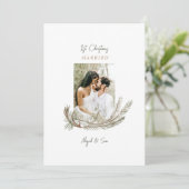 Eerste Kerstfeest met twee foto's Pine & Antlers H Feestdagenkaart (Staand voorkant)