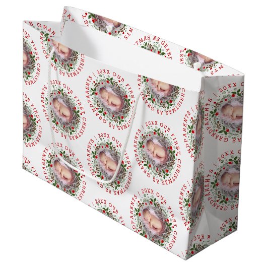 Eerste kerstfoto grootouders met foto groot cadeauzakje (Voorkant Gekanteld)