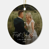 Eerste kerstfoto Moderne handgeschreven bruiloft f Keramisch Ornament (Links)