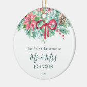 Eerste kerstfoto Pas getrouwd Berries & Greenery Keramisch Ornament (Links)