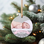 Eerste kerstfoto Roze babymeisje Foto Ornament<br><div class="desc">Het ontwerp van het ornament "Mijn eerste Kerstmis" en het sneeuwvlokkige grensbeeld kan worden gepersonaliseerd met de naam en het geboortejaar van het meisje. Omvat een tweede foto op de rug. Lichtroze,  grijze en witte kleuren.</div>