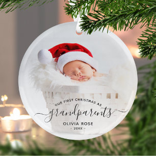 Eerste kerstfoto van grootouders met zwarte script glas ornament