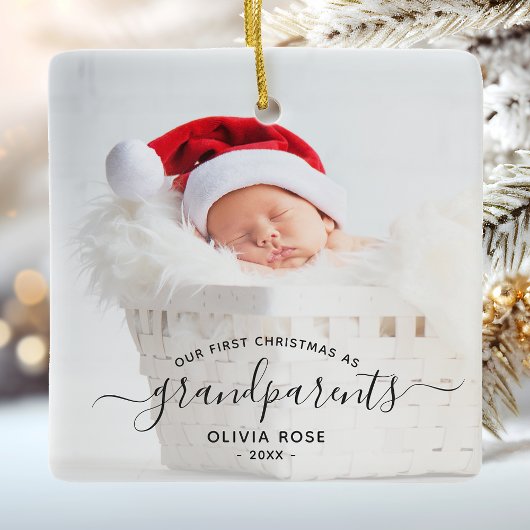 Eerste kerstfoto van grootouders met zwarte tekst keramisch ornament