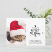 Eerste kerstfoto van kerstboomkat feestdagenkaart (Staand voorkant)