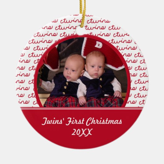 Eerste kerstfoto van Red and White Twins Keramisch Ornament (Voorkant)