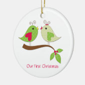 Eerste Kerstgroene poka Dot LoveBirds op Holly Keramisch Ornament (Links)