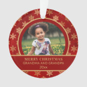 Eerste kerstgrootma Grandpa Red Gold Snowflakes Ornament (voorkant)