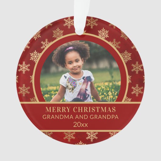 Eerste kerstgrootma Grandpa Red Gold Snowflakes Ornament (voorkant)