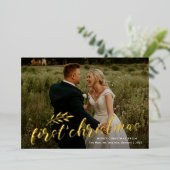 Eerste kersthandgeschreven bruiloft foto Gold Folie Uitnodiging (Staand Voorkant)