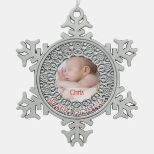 Eerste Kerstkerkerst Foto: Elegant Silver Red Tin Sneeuwvlok Ornament