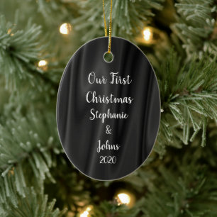 Eerste Kerstkerst Elegant Black & White Satin Cool Keramisch Ornament