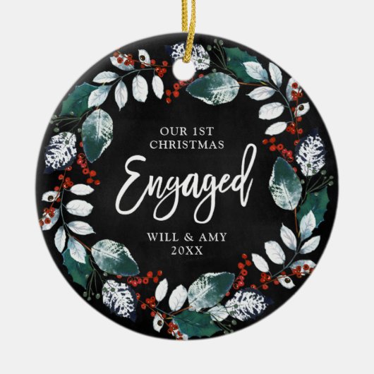 Eerste Kerstkerst Gepersonaliseerd Holly Greenery Keramisch Ornament (Voorkant)