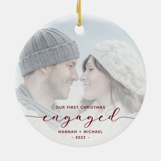 Eerste Kerstmis Aangepast Foto Rood Manuscript Keramisch Ornament (Achterkant)