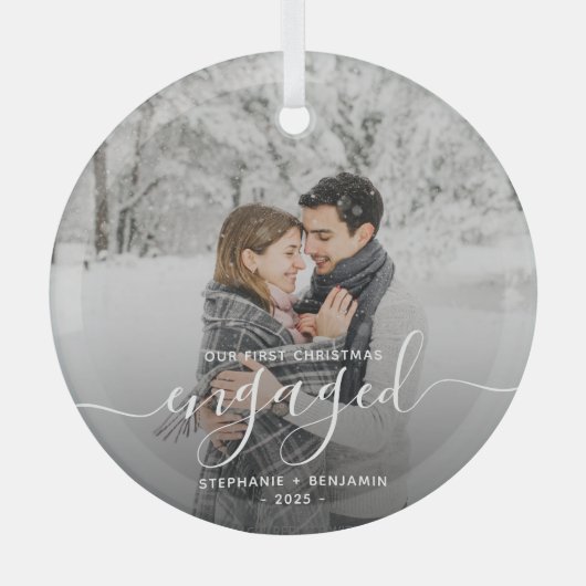 Eerste Kerstmis Aangepaste foto White Script Glas Ornament (Voorkant)