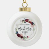 Eerste Kerstmis als Bloemige Mr en Mrs Keramische Bal Ornament (Voorkant)