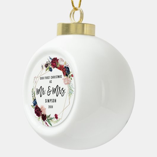 Eerste Kerstmis als Bloemige Mr en Mrs Keramische Bal Ornament (Rechts)